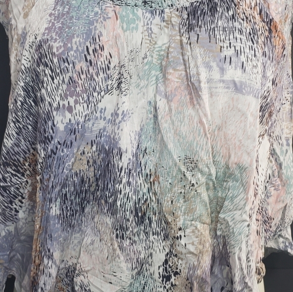 Aritzia Talula Short Sleeve Patterned Blouse - Picture 2 of 8